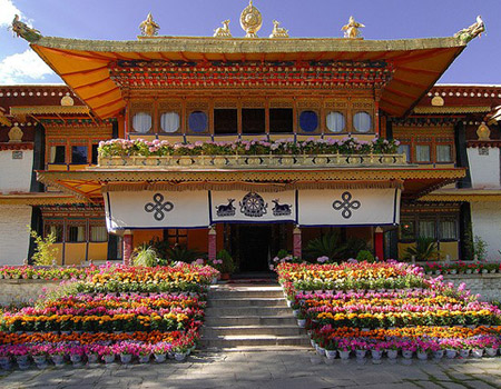 Kết quả hình ảnh cho Tashilhunpo Monastery, Norbulingka