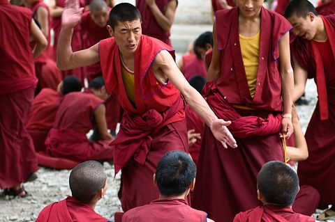 Enjoy the scripture debate in the Sera Monastery