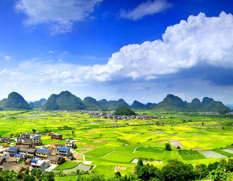 Yang Shuo in Guilin Yang Shuo in Guilin