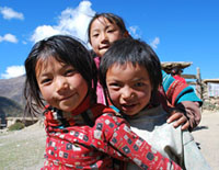 The Innocent Local Children in Zuogong County