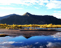 Ranwu Lake is the famous high land glacier lake