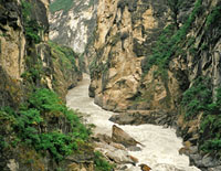 Tiger Leaping Gorge at the first bending of Yangtze River