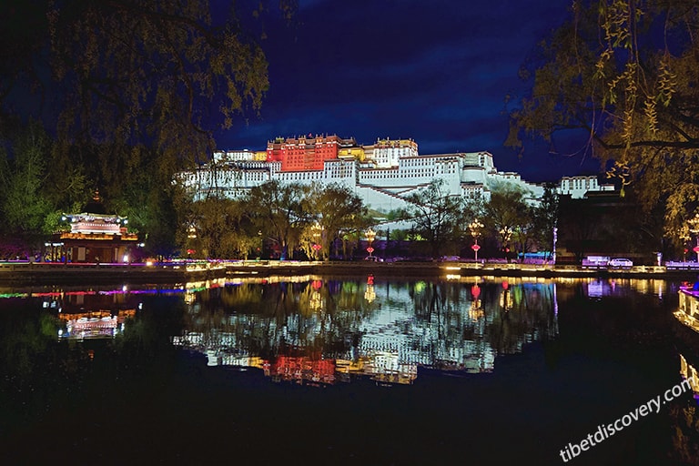 Day and Night in Lhasa