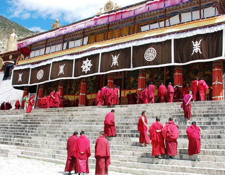 can you visit lhasa tibet