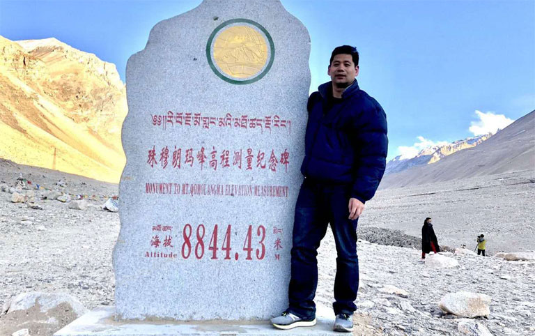 Our customer Mr. James from USA finished his Everest adventure in May, 2019