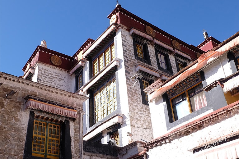 Building in Sera Monastery