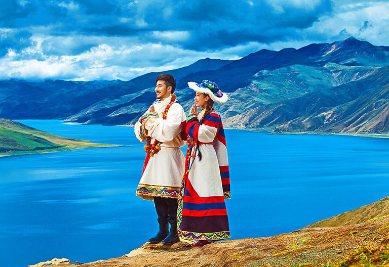 Yamdrok Lake