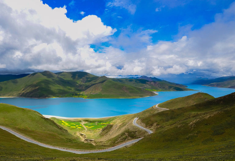 Yamdrok Lake