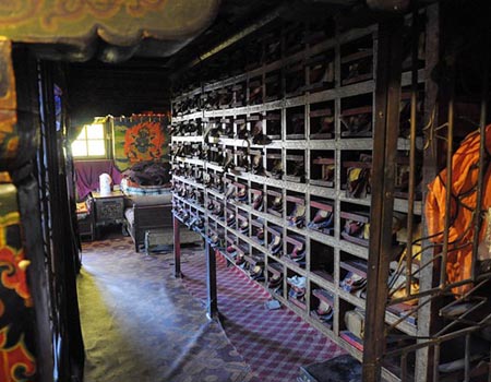 Yumbulagang Inner Hall