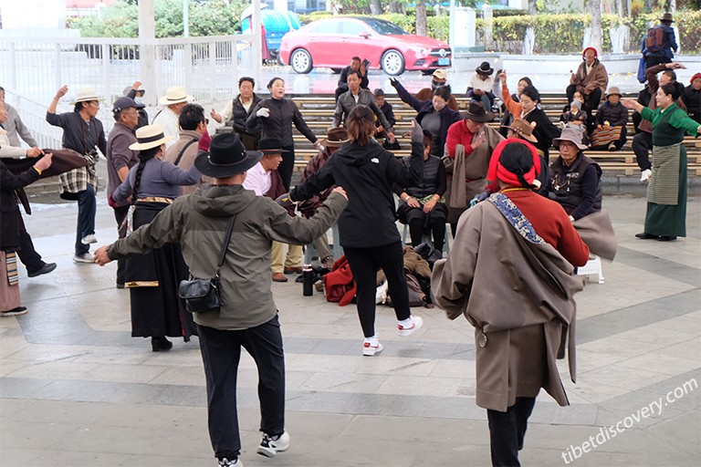 Zongjiao Lukang Park
