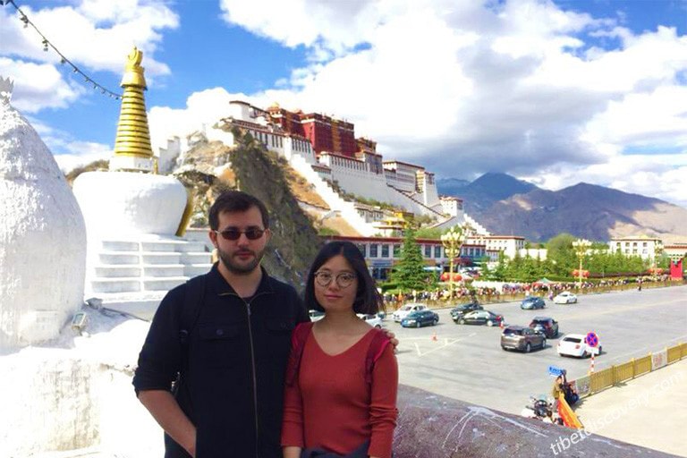 Our Guests take photo at Chakpori Hill Viewing Platform