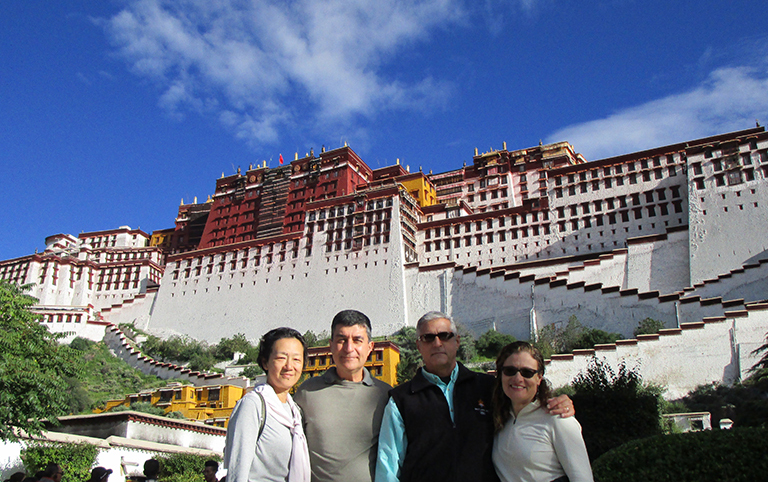 Winnie's family visited Potala Palace with Tibet Discovery