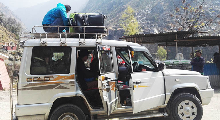 Change Bus to Kathmandu in Gyirong Port Tibet to Nepal by Road
