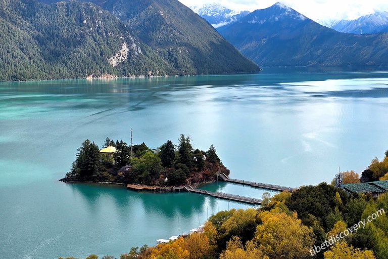 Magnificent Autumn Landscape of Basum-tso Lake