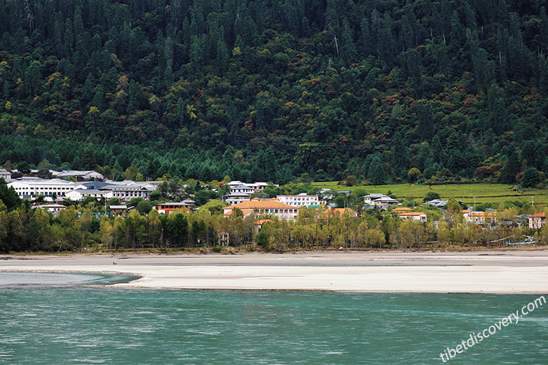 Peaceful Yigong Village