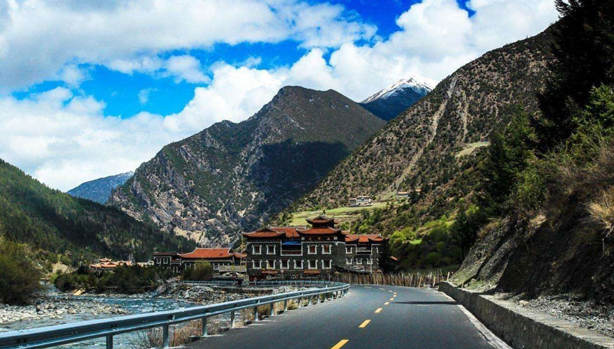 Transfer to Shannan and explore the birthplace of Tibet Civilization