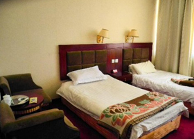Standard room of Everest Hotel