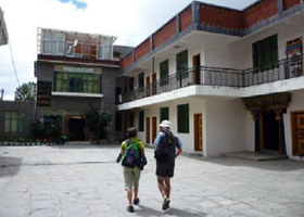 Gyantse Jianzang Hotel facade