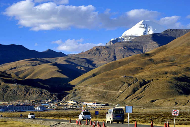 Kailash Manasarovar Accommodation | Tourist Livings in Ngari