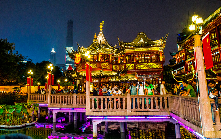 Night View of Yu Garden