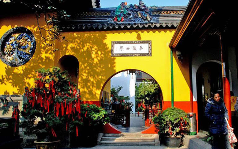 Jade Buddha Temple - A Peaceful Place in Shanghai