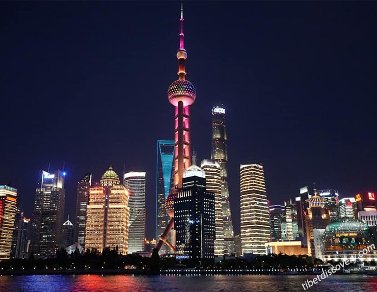 Appreciate the amazing night view of the Bund