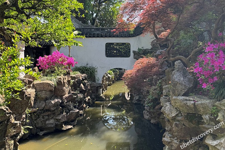 Enjoy the charming scenery of Yu Garden