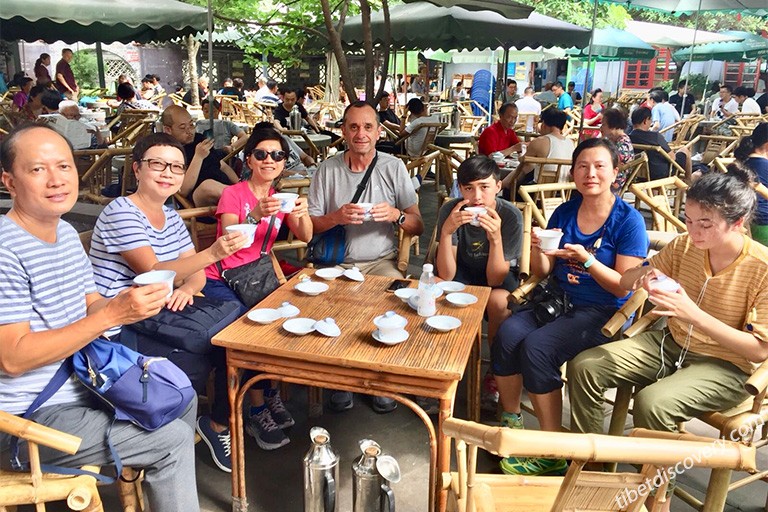 Our guests - Ming's family enjoyed tea at People's Park