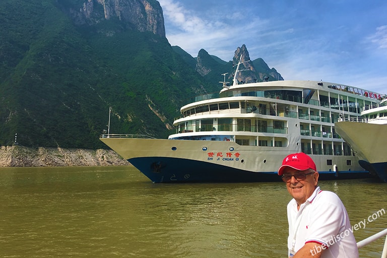 Our Guest Lone took a photo with a Yangtze River Cruise