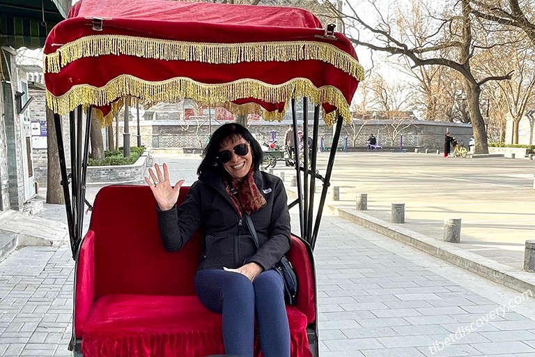 Our guest - Cecilia from USA experienced rickshaw in Beijing Hutongs