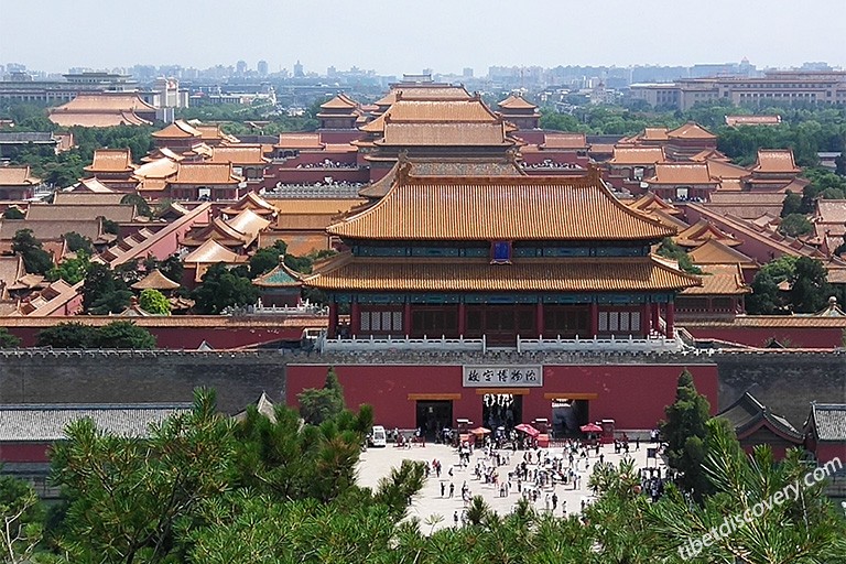 Panoramic view of the Forbidden City from Jingshan Park
