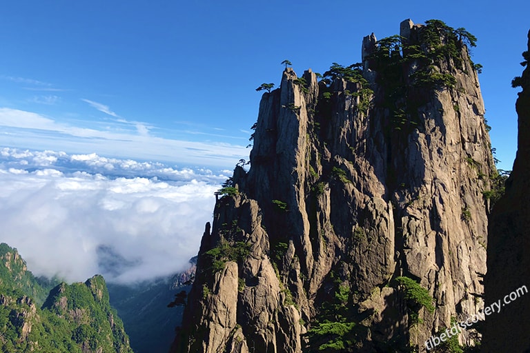 Begin-to-Believe Peak of Mount Huangshan