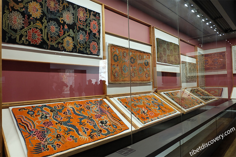 Exquisit Exhibits in Tibet Museum