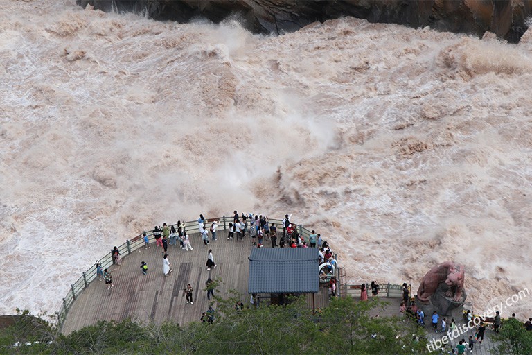 Stupendous Landscape of Tiger Leaping Gorge