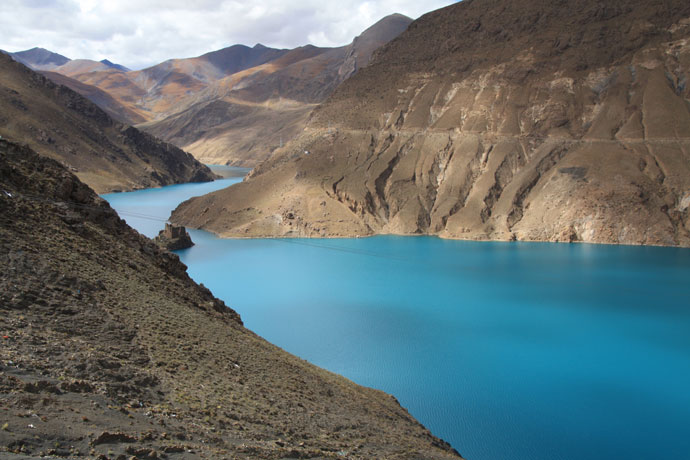 Yamdrok Lake, shot by Wim